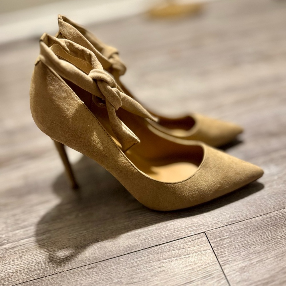 Express Pumps - Picture 6 of 6